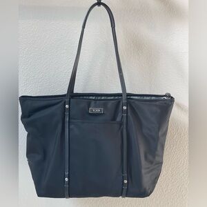 TUMI shoulder bag. Black.
